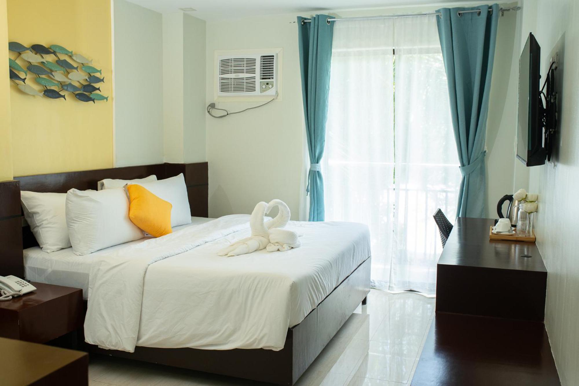 Bloom Boracay Hotel Balabag  Exterior photo